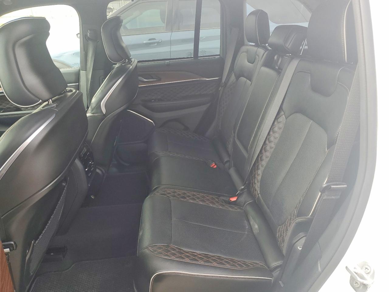 Jeep Cherokee Summit