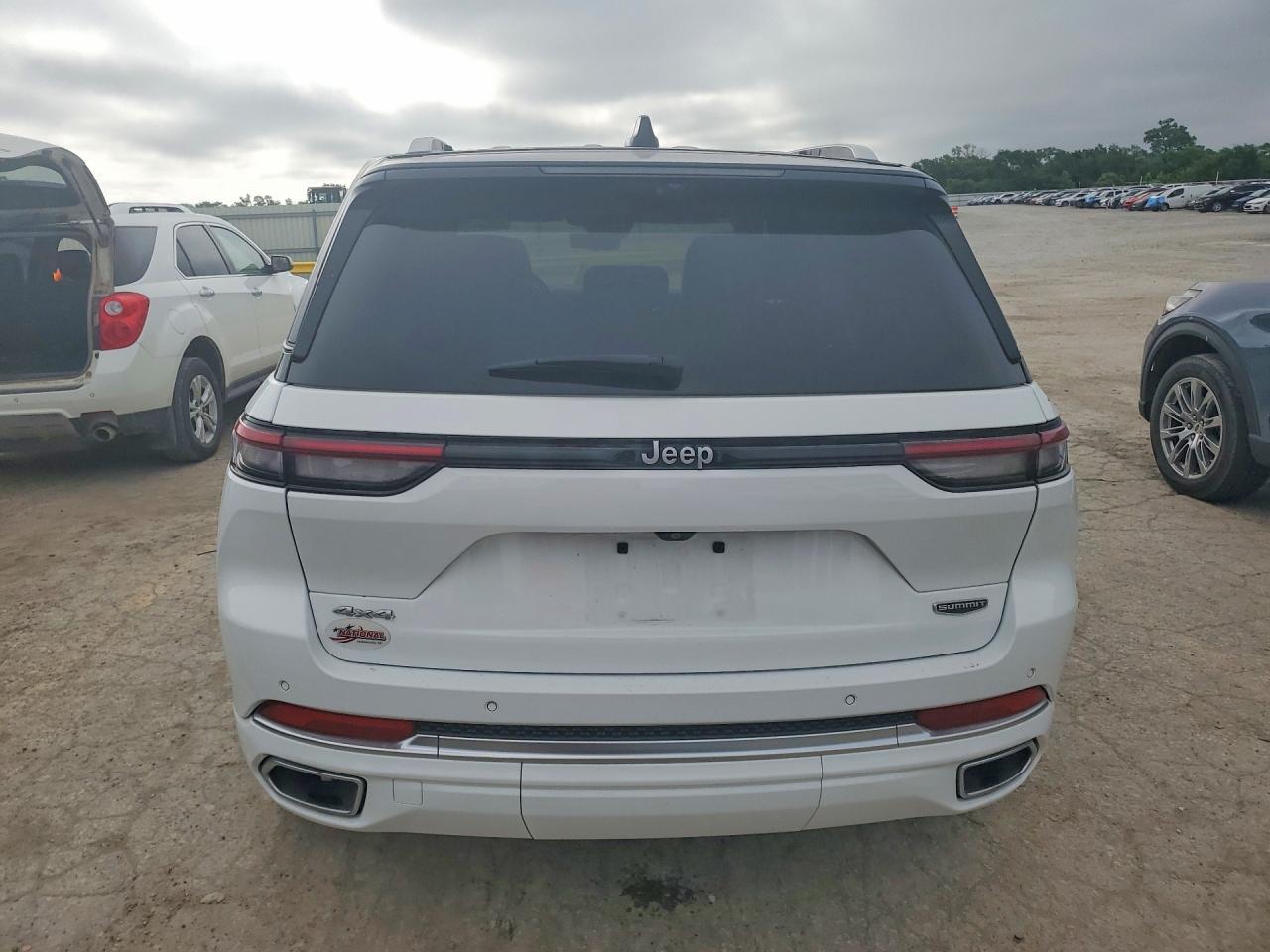 Jeep Cherokee Summit
