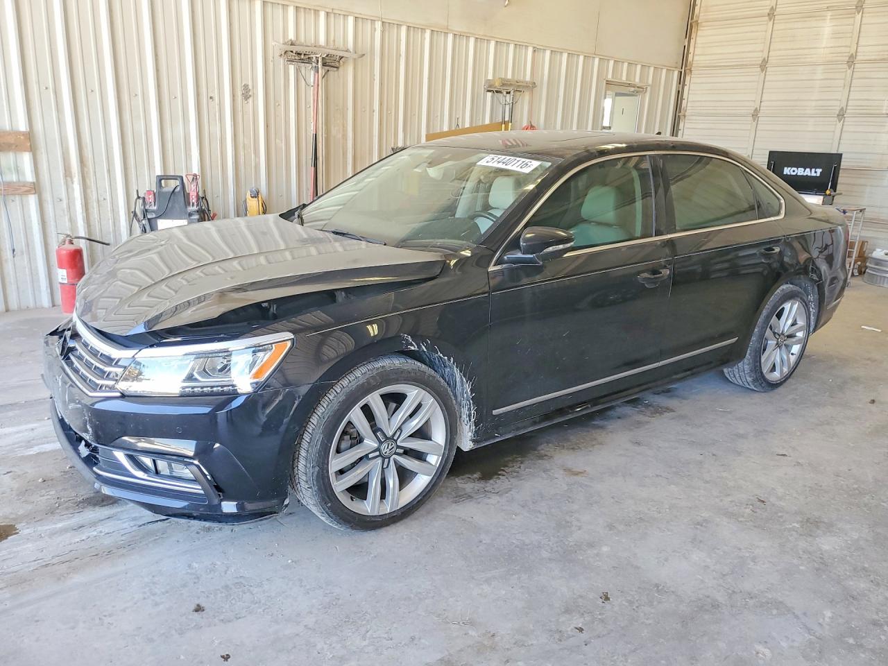 Salvage Volkswagen Passat Image