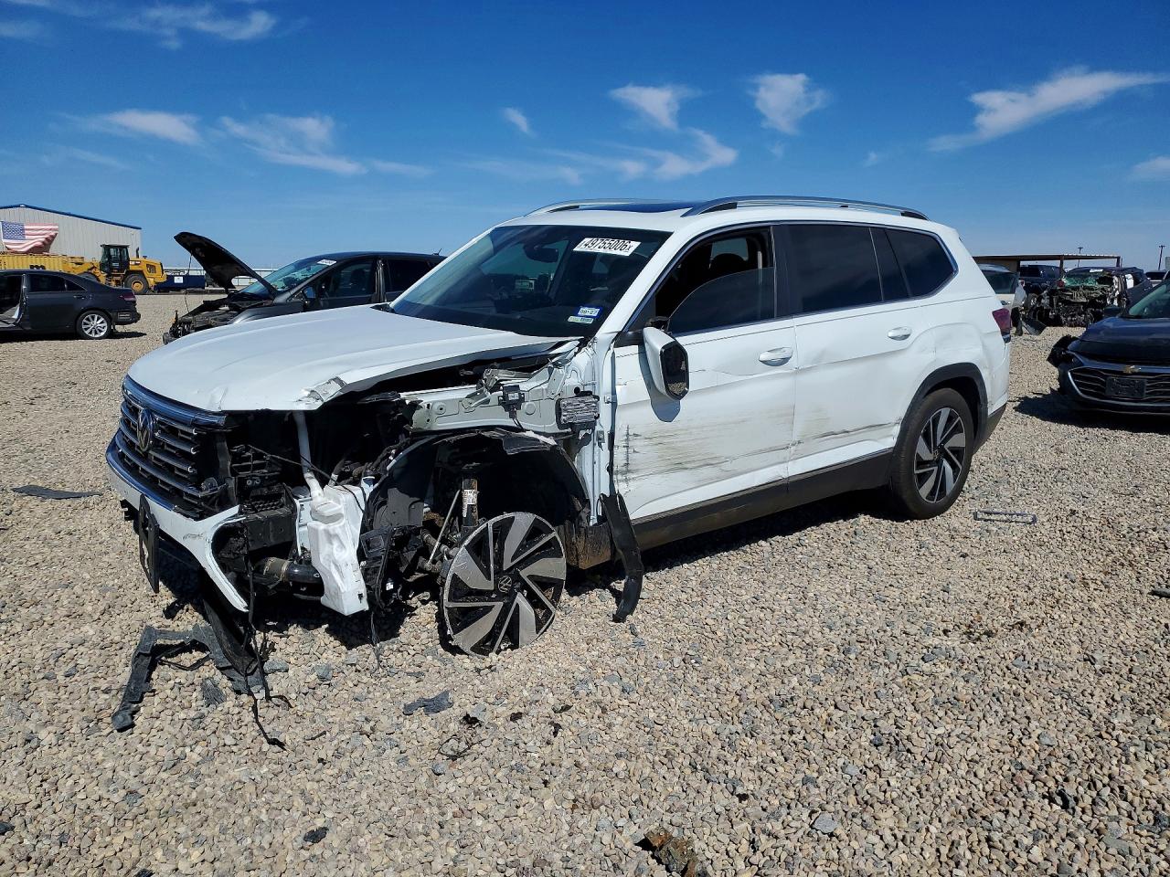 Salvage Volkswagen Atlas Image