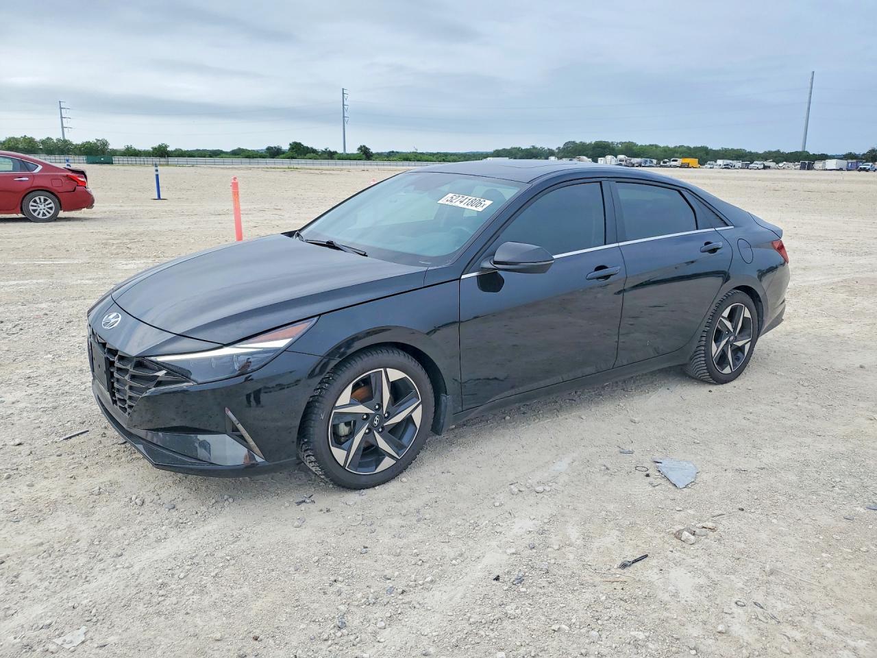 Salvage Hyundai ELANTRA Image