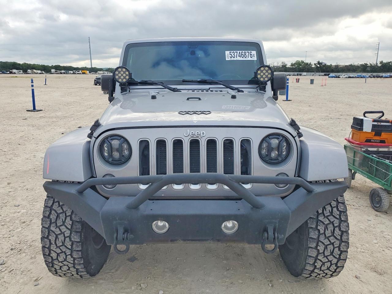 Jeep Wrangler Sahara