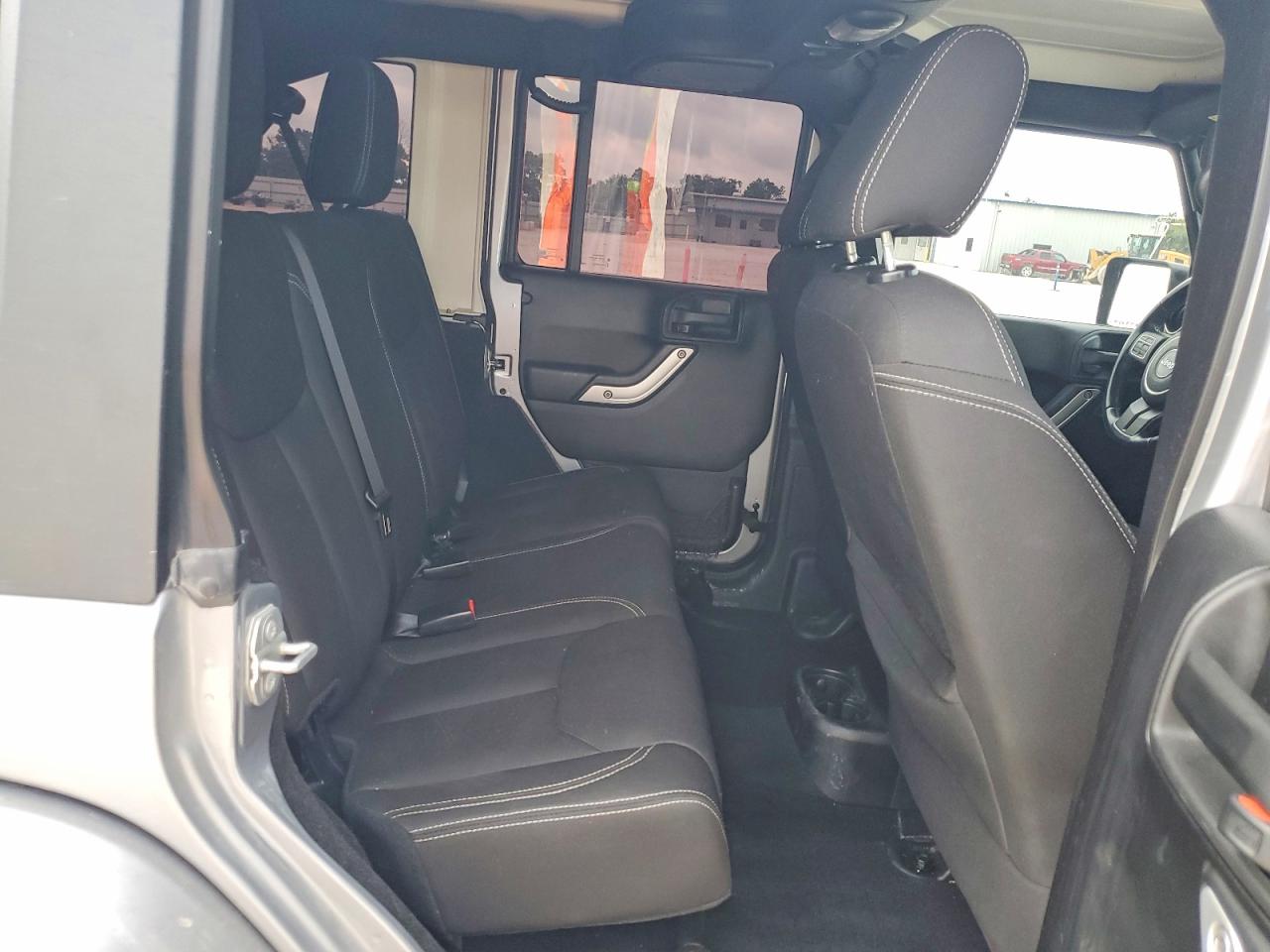 Jeep Wrangler Sahara