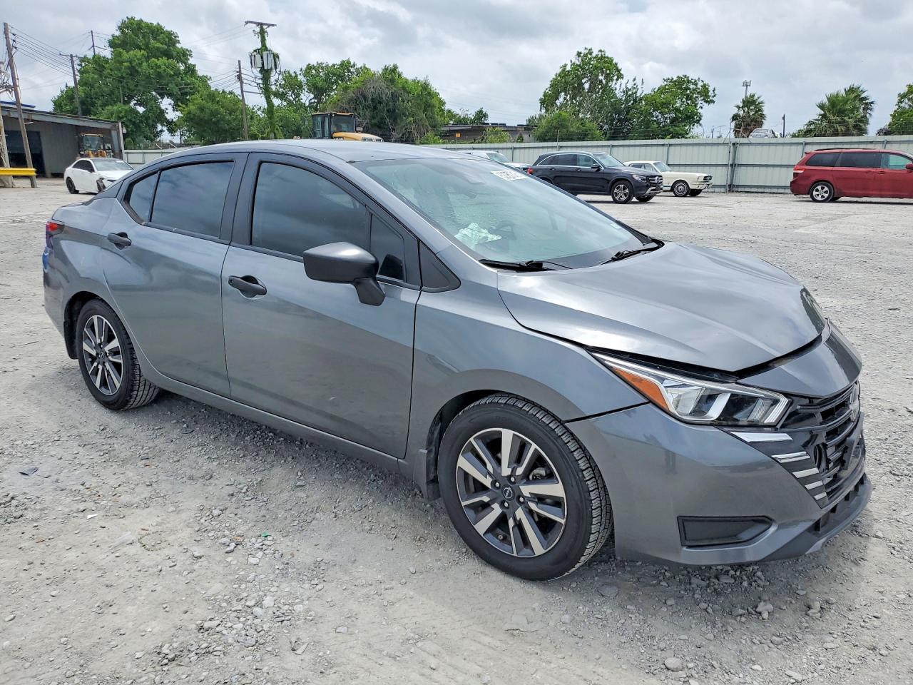 Nissan Versa S