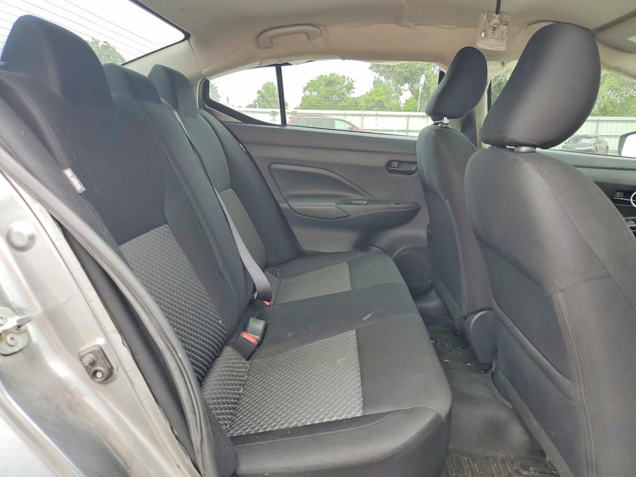 Nissan Versa S
