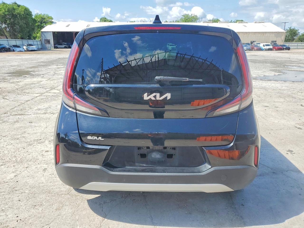 Kia Soul Lx