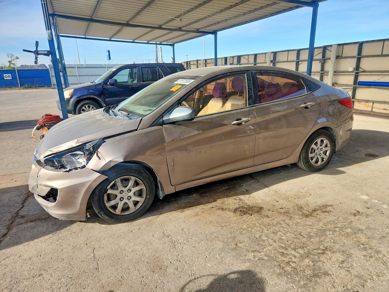 Salvage Hyundai ACCENT Image