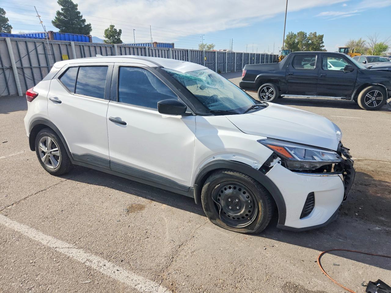 Nissan Kicks S