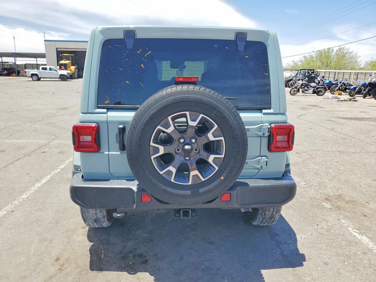 Jeep Wrangler Sahara