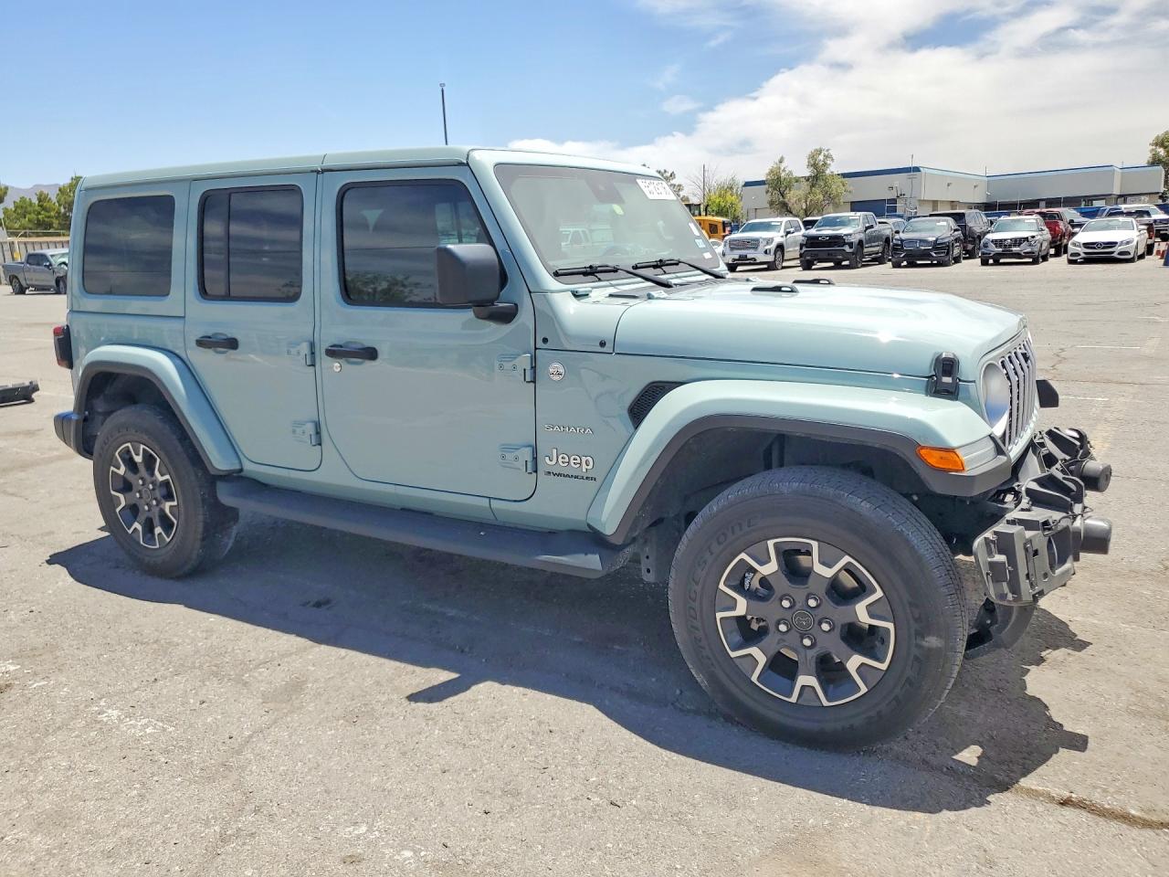Jeep Wrangler Sahara