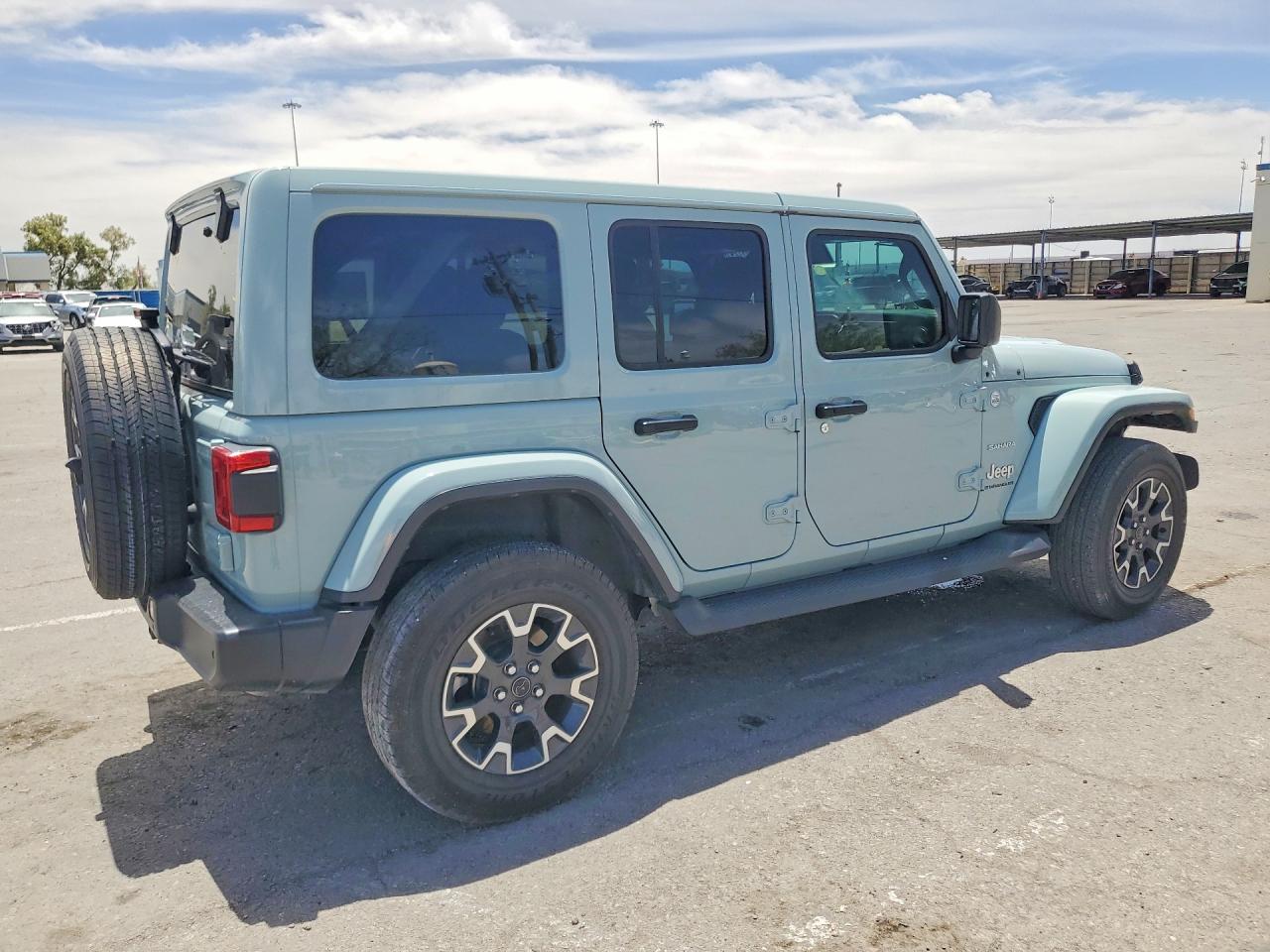 Jeep Wrangler Sahara