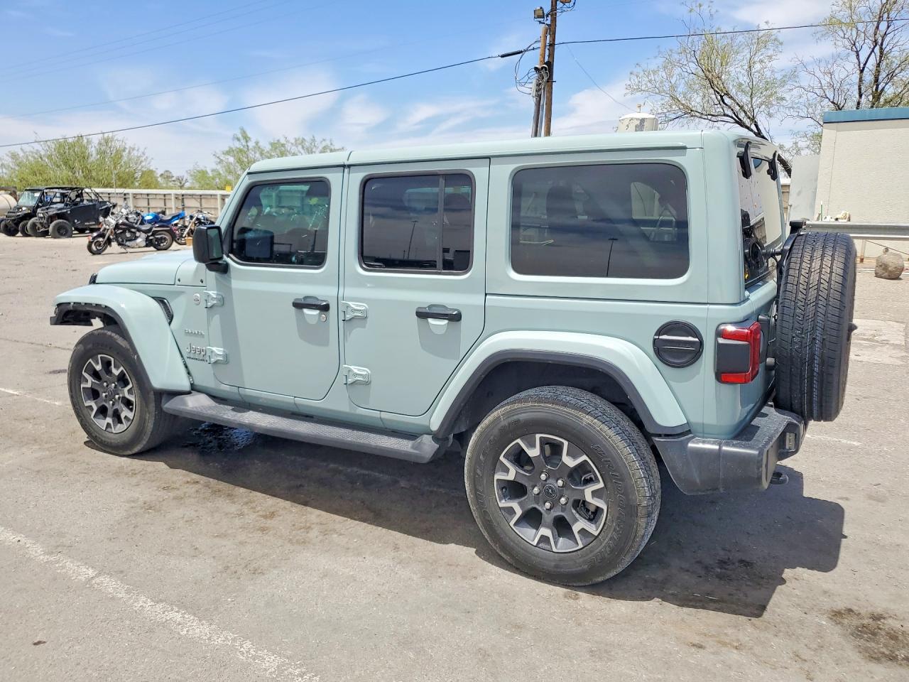 Jeep Wrangler Sahara