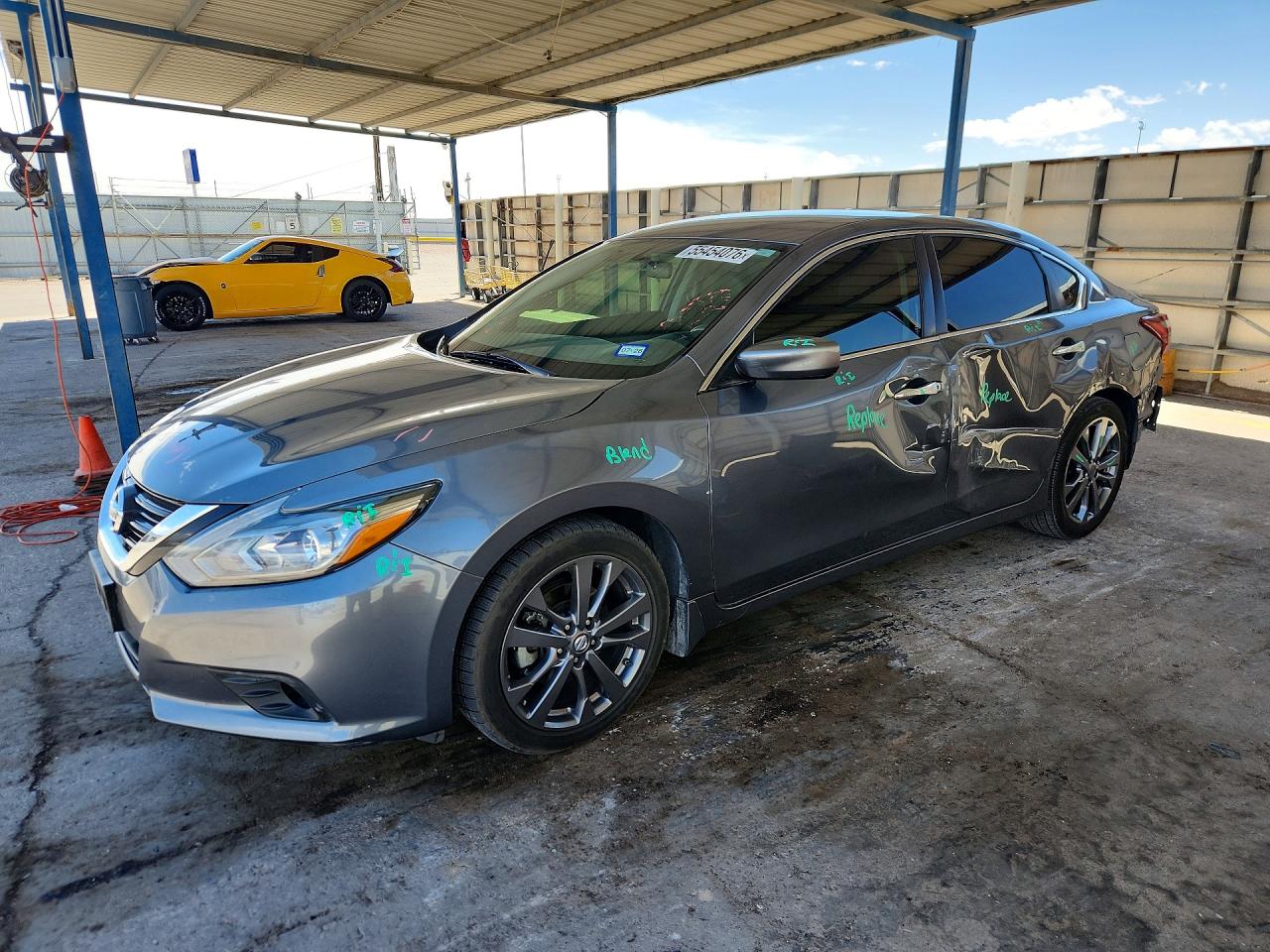 Salvage Nissan Altima Image