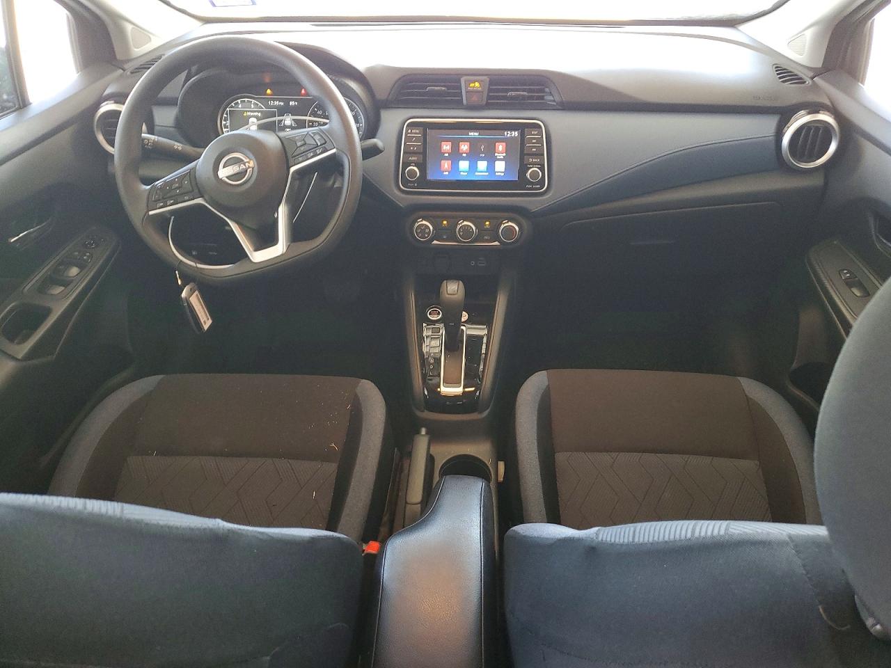 Nissan Versa Sv