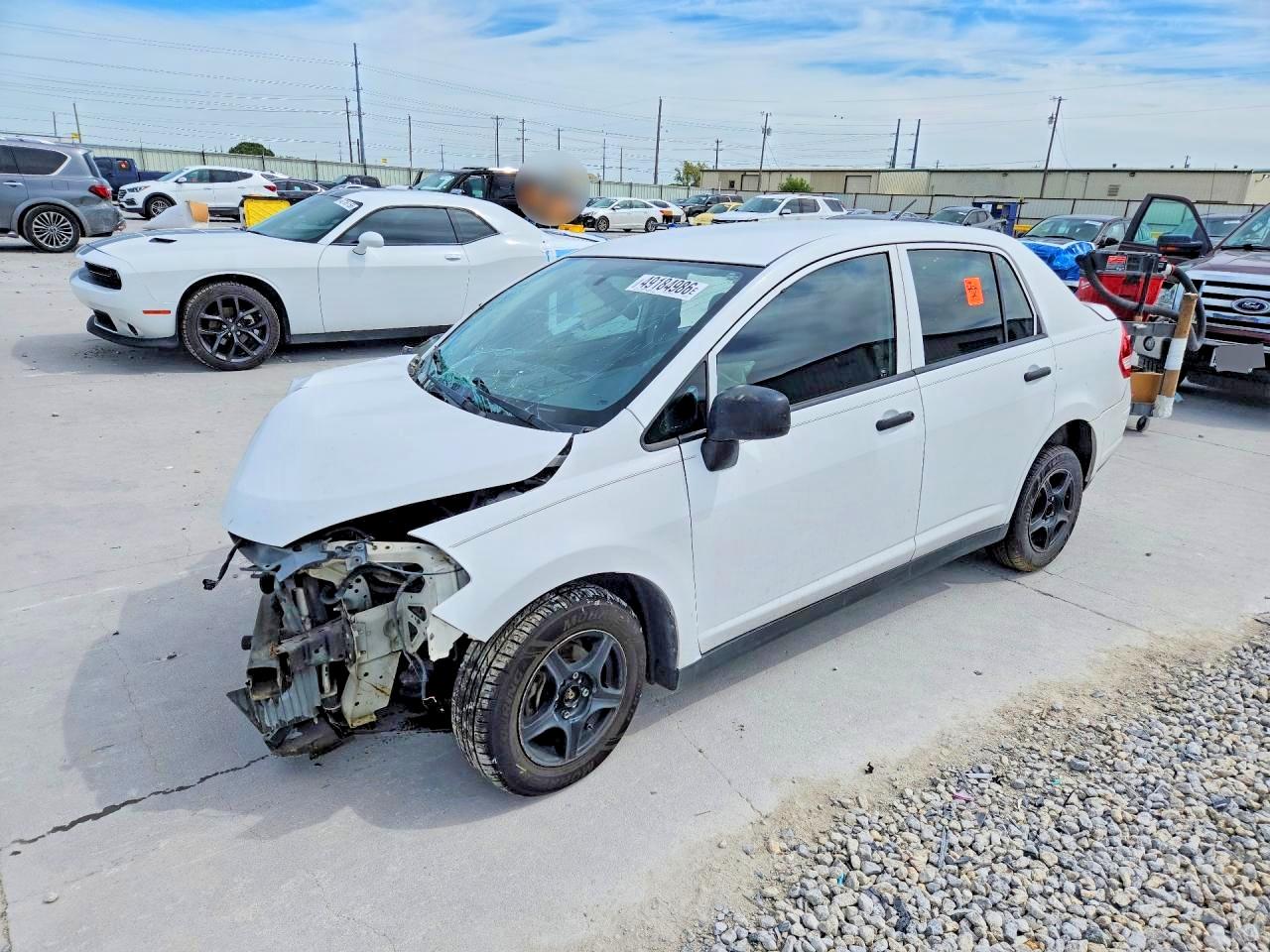 Salvage Nissan Versa Image