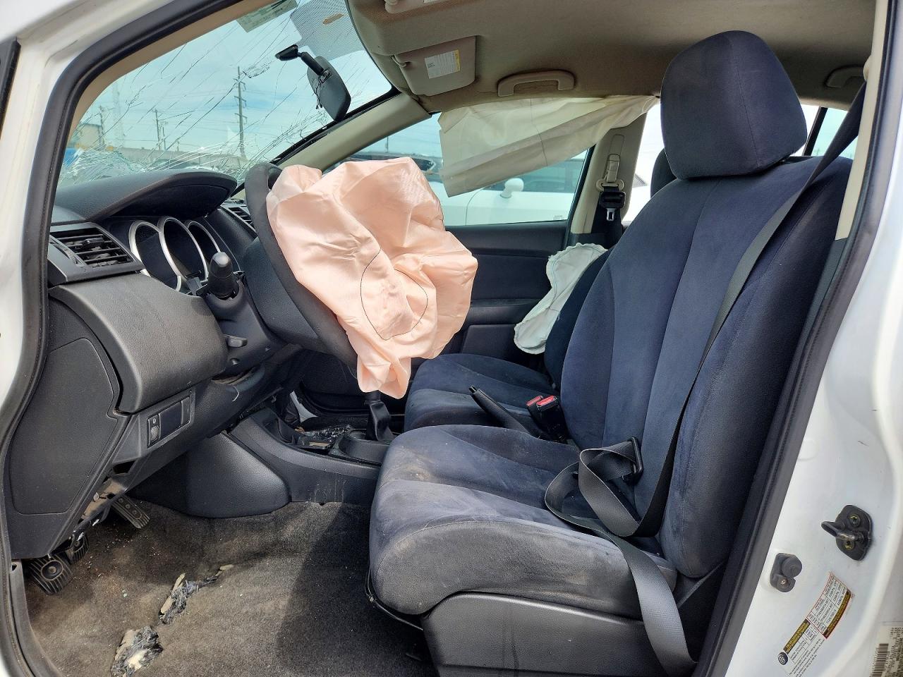 Nissan Versa 1.6 Base