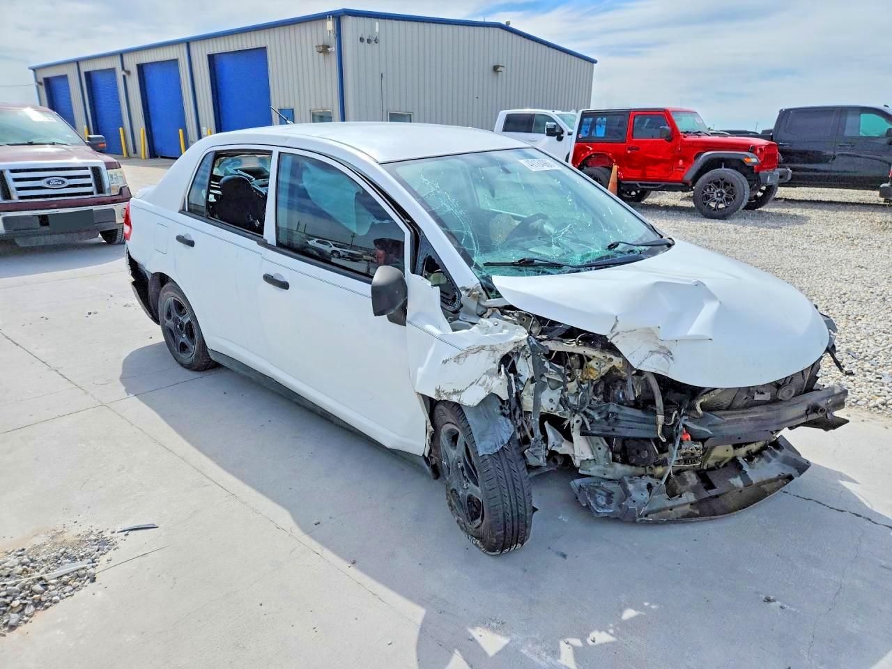 Nissan Versa 1.6 Base