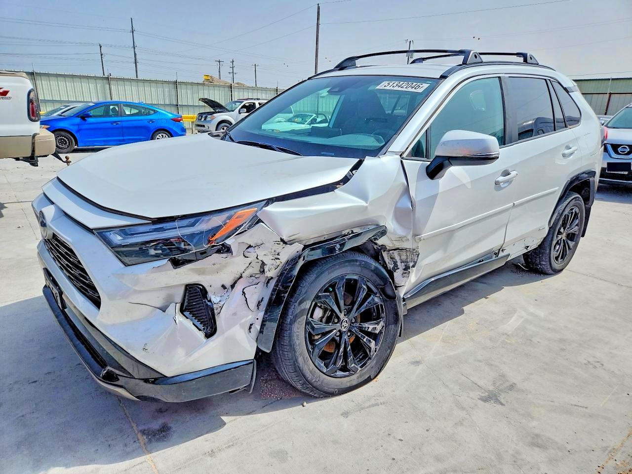 Salvage Toyota RAV4 Image