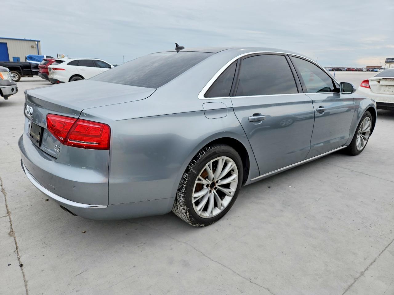 Audi A8 L Quattro