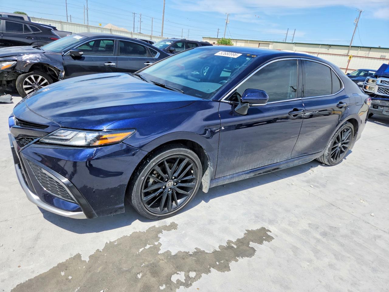 Salvage Toyota Camry Image