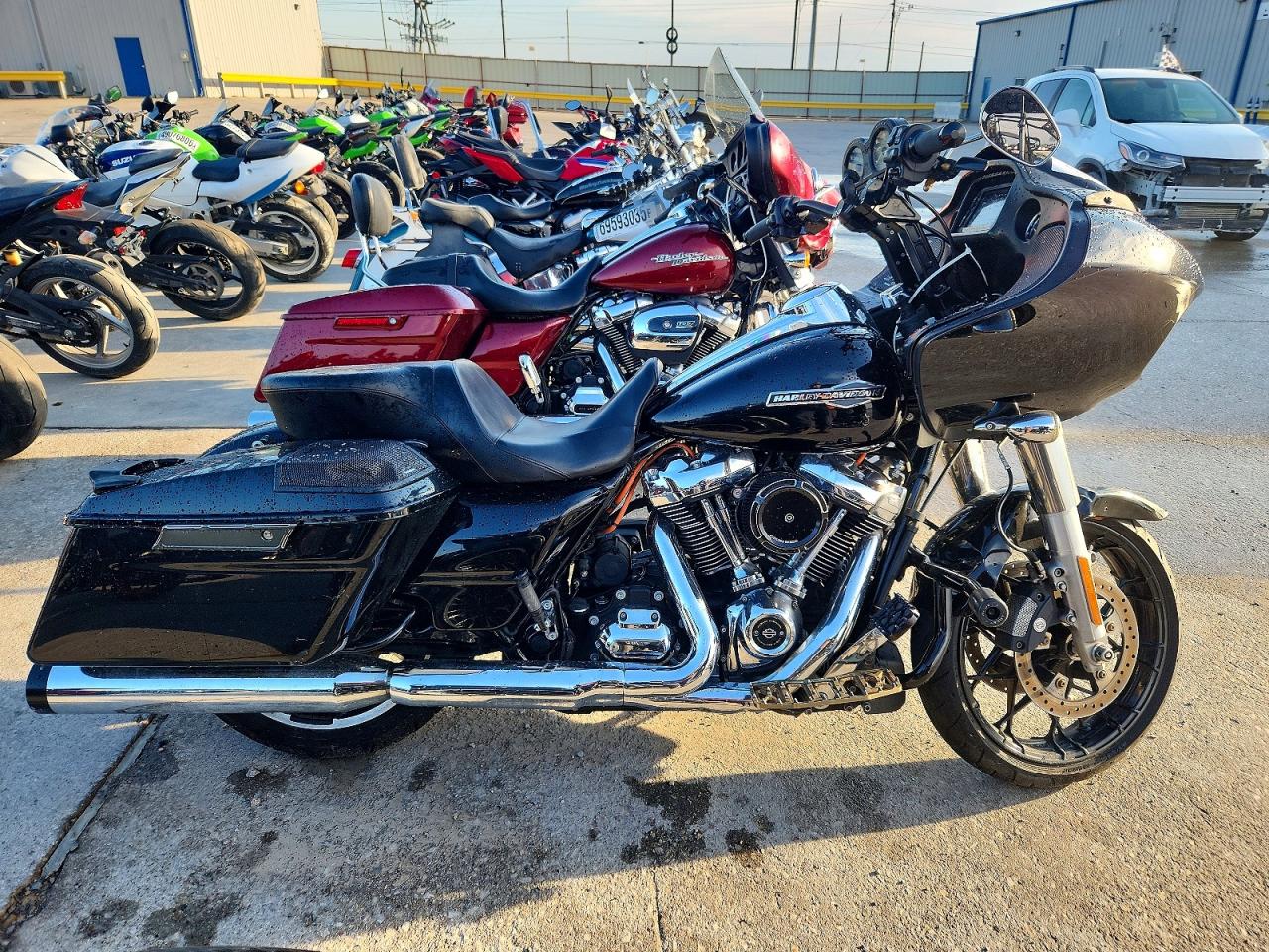 Salvage Harley-Davidson Fl Image