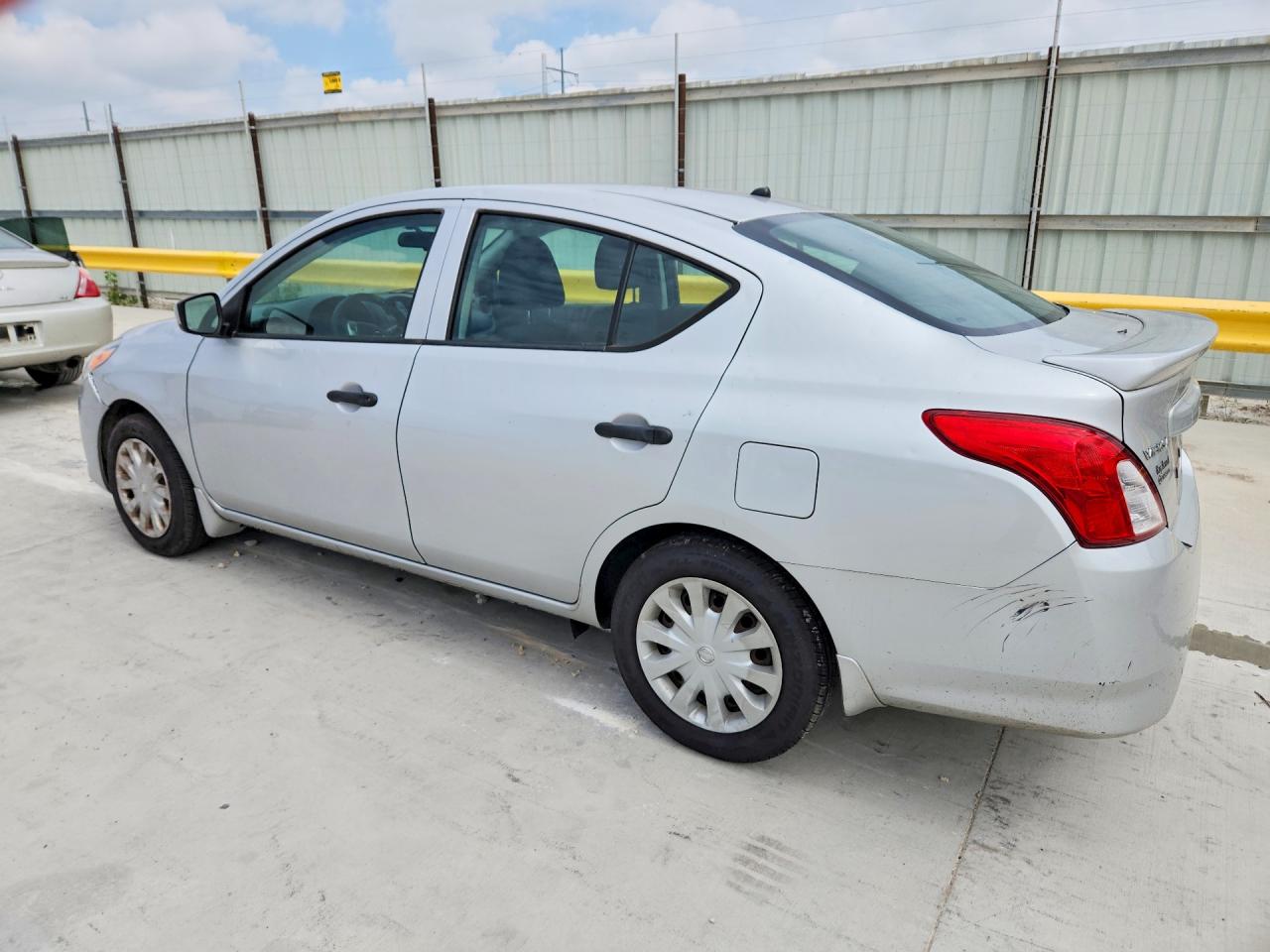 Nissan Versa S Plus