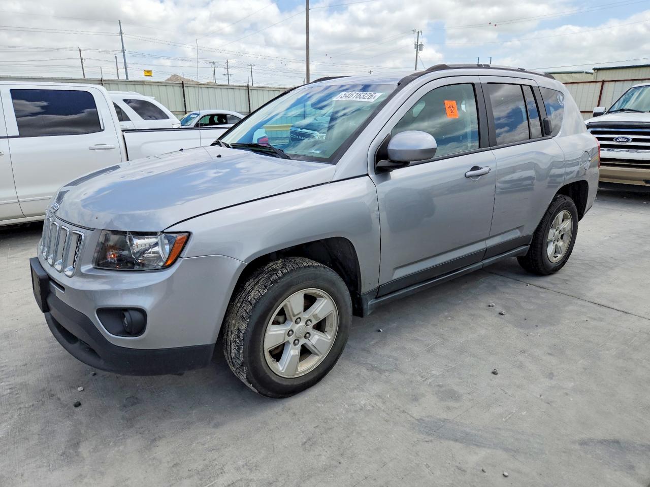 Salvage Jeep Compass Image