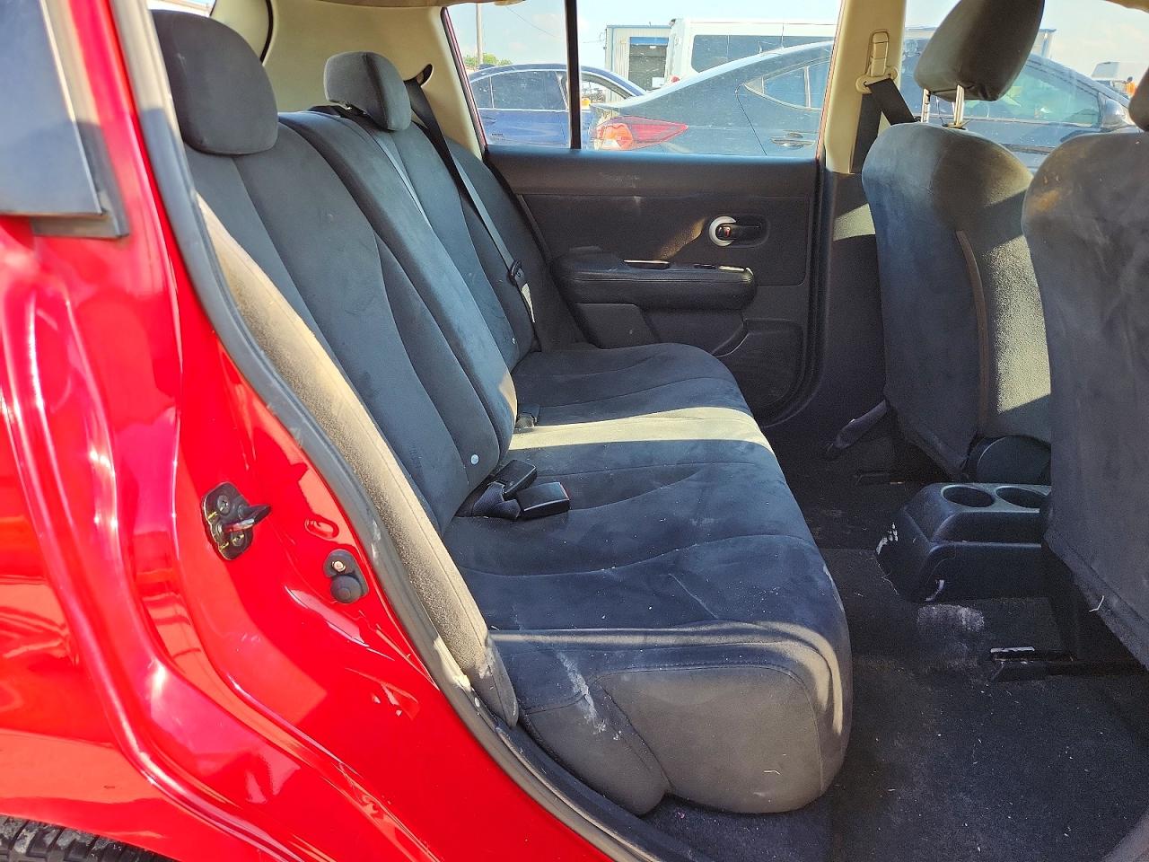 Nissan Versa 1.8 S