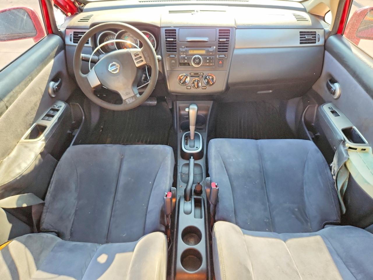 Nissan Versa 1.8 S