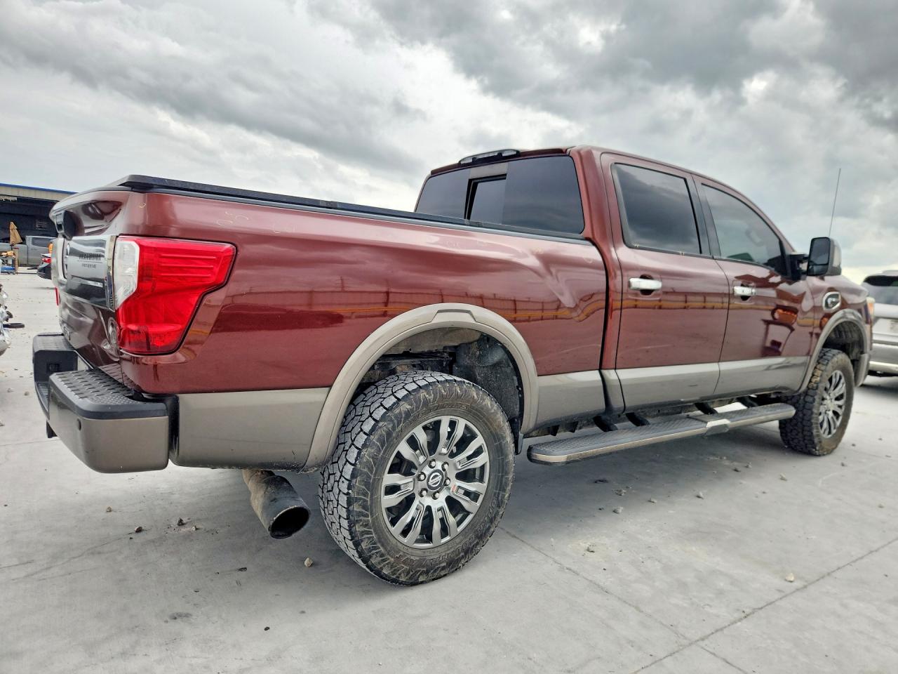 Nissan Titan Platinum Reserve
