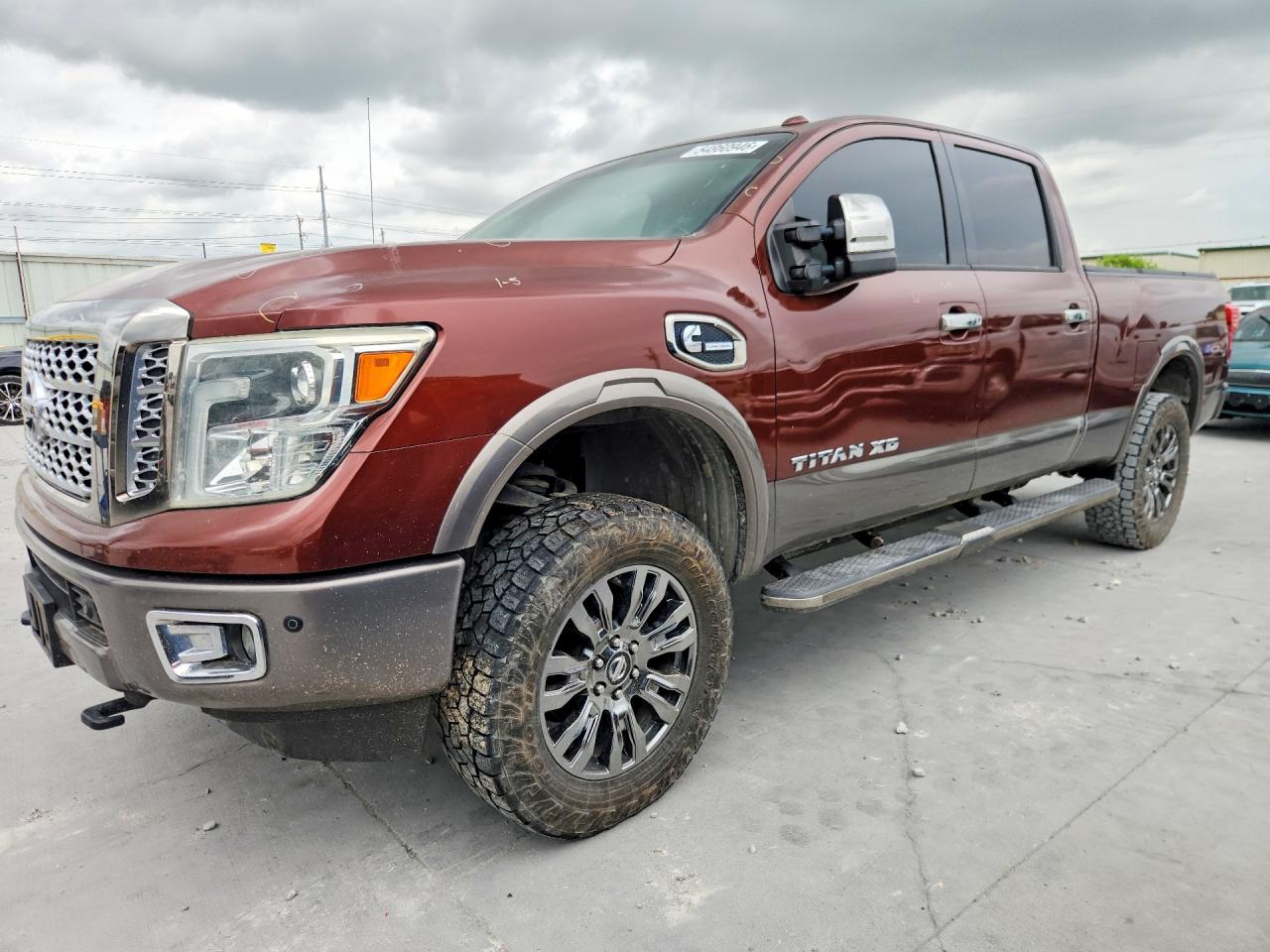 Salvage Nissan Titan Image
