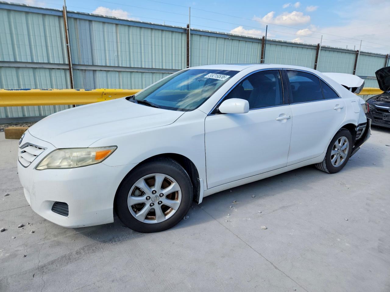 Salvage Toyota Camry Image