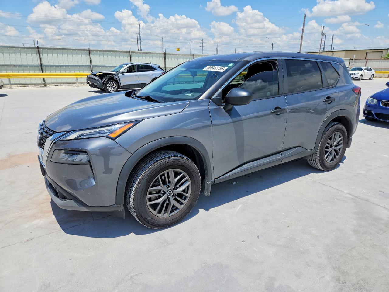 Salvage Nissan Rogue Image