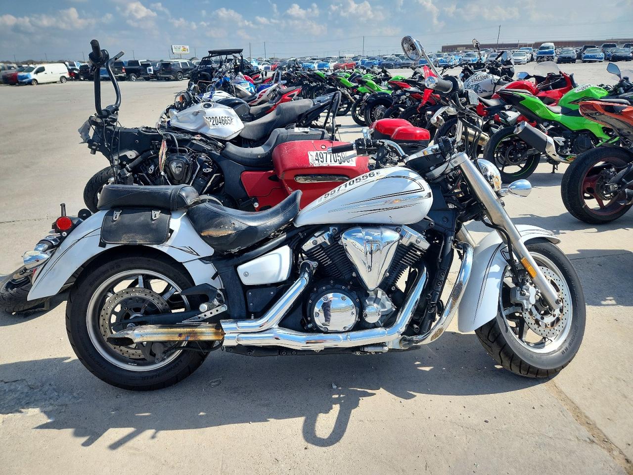 Salvage Yamaha Xvs1300 Image