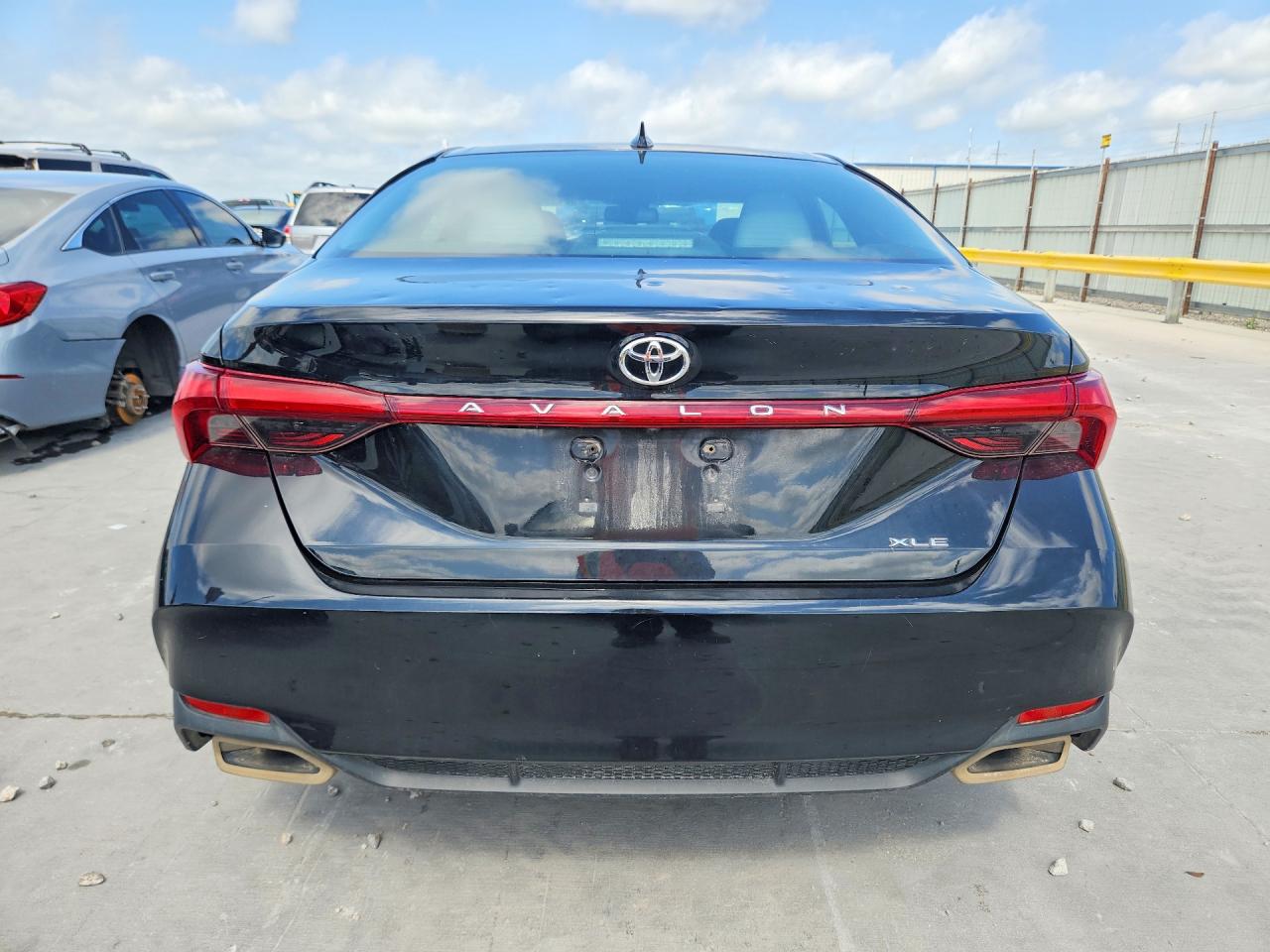 Toyota Avalon Xle