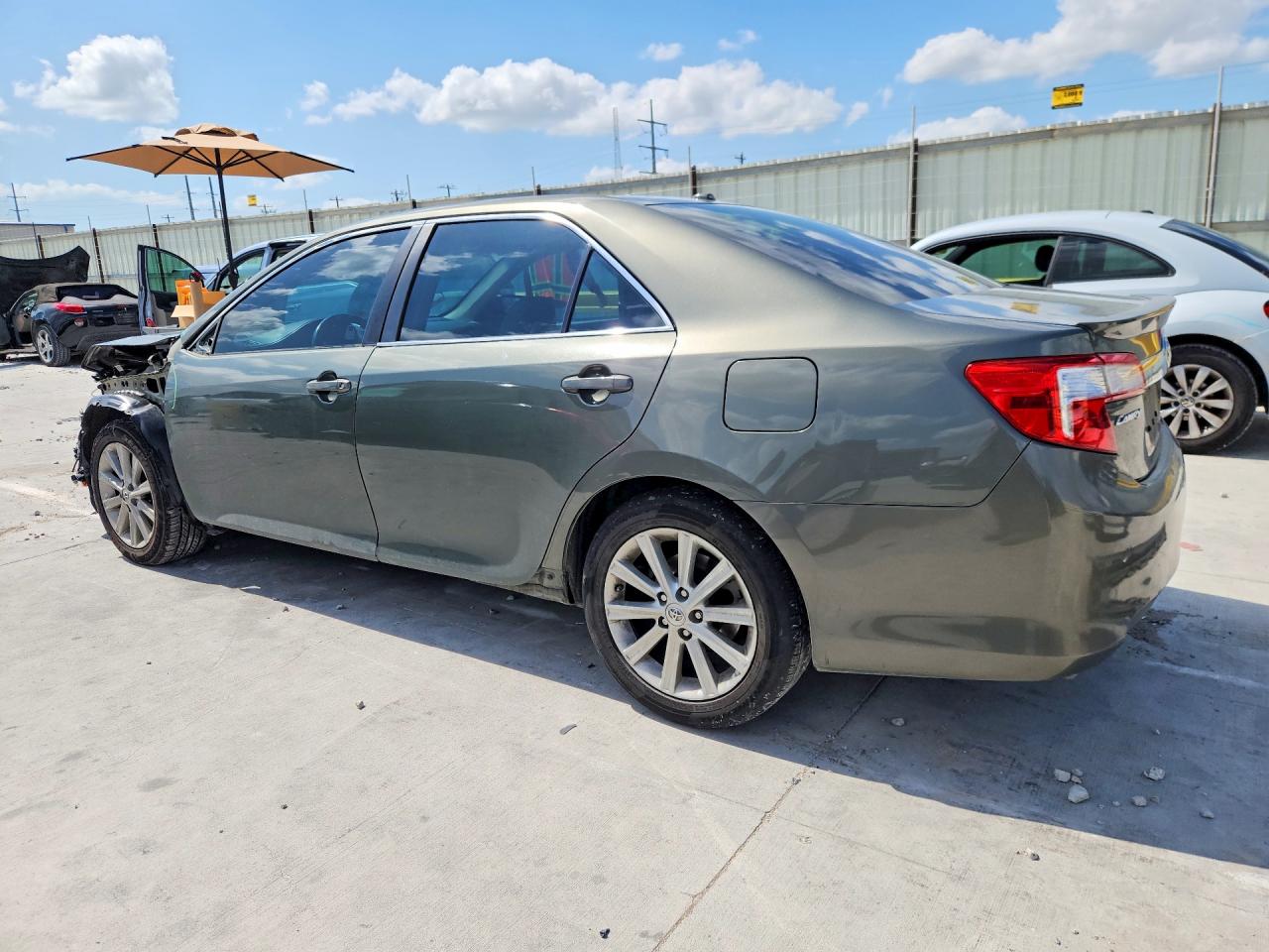 Toyota Camry Xle V6