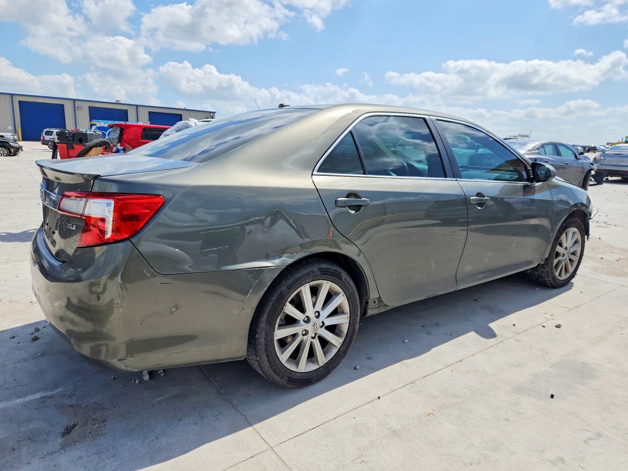 Toyota Camry Xle V6
