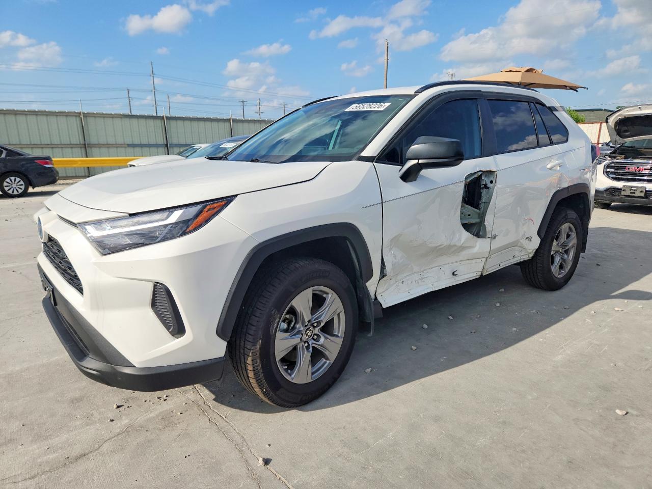 Salvage Toyota RAV4 Image