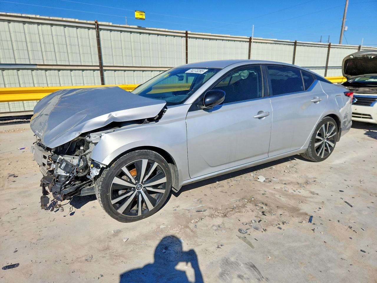 Salvage Nissan Altima Image
