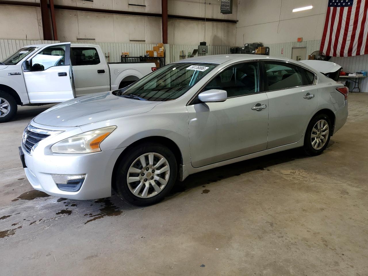 Salvage Nissan Altima Image