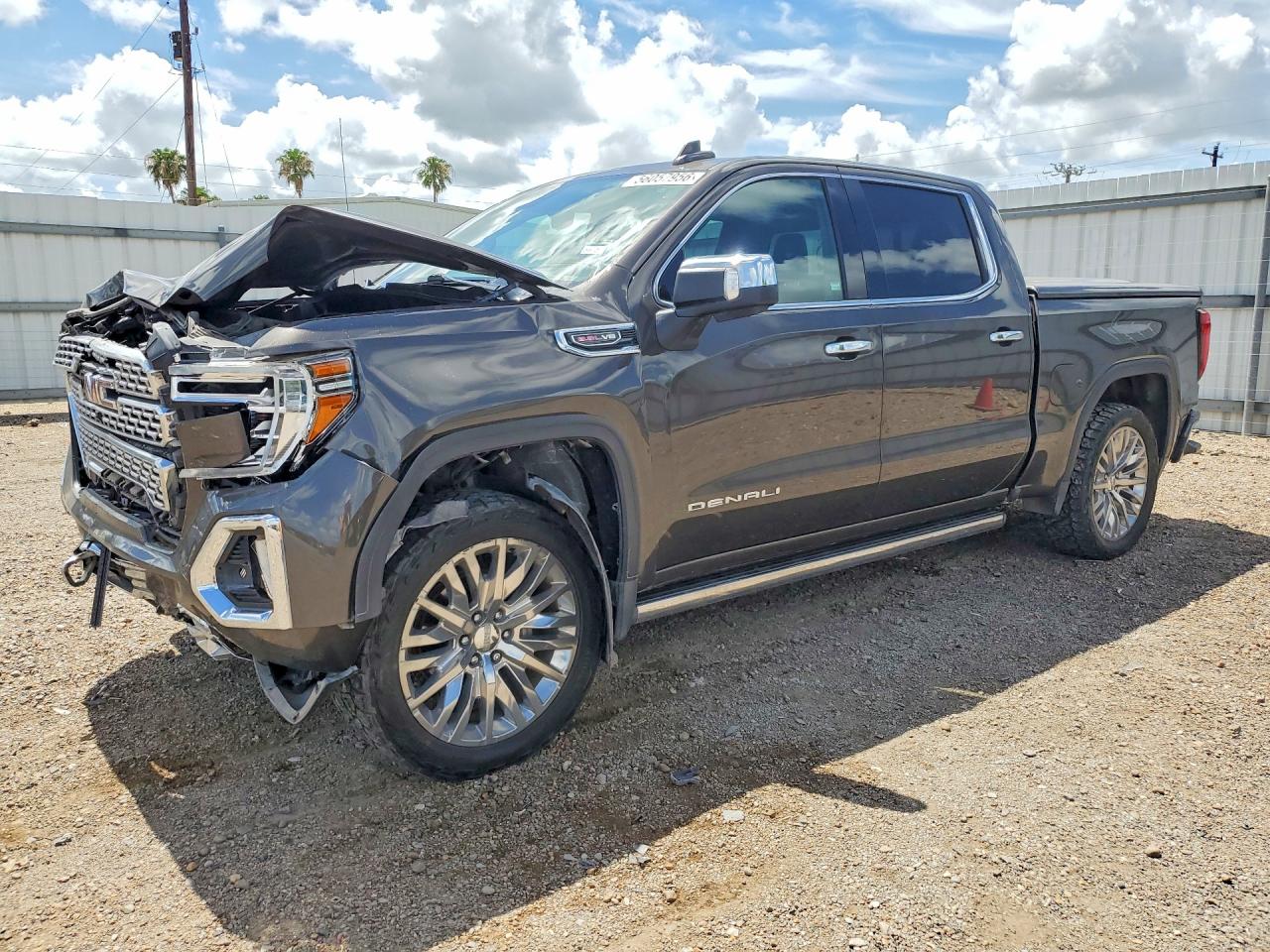Salvage GMC Sierra Image