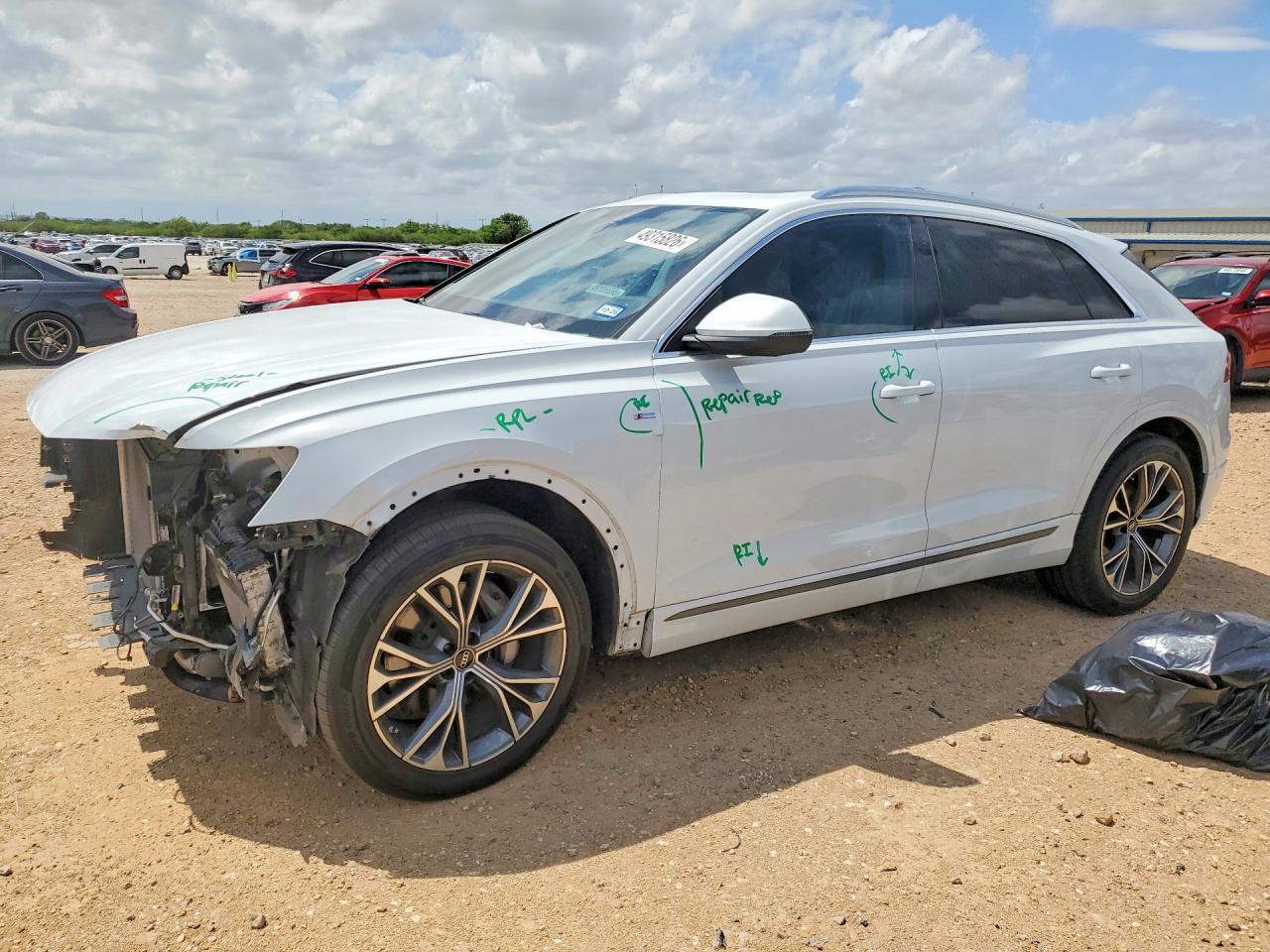Salvage Audi Q8 Image