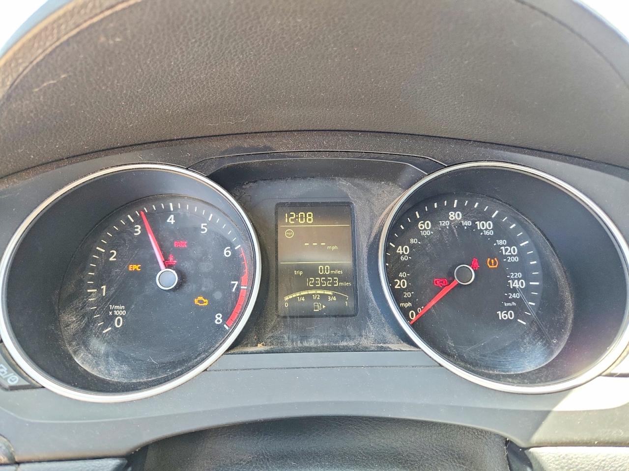 Volkswagen Jetta Base