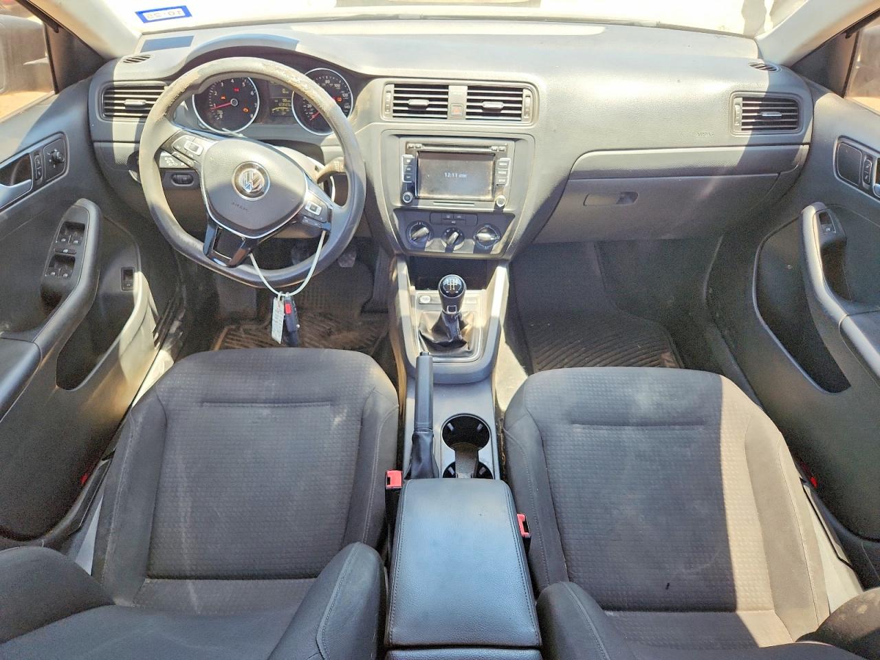 Volkswagen Jetta Base
