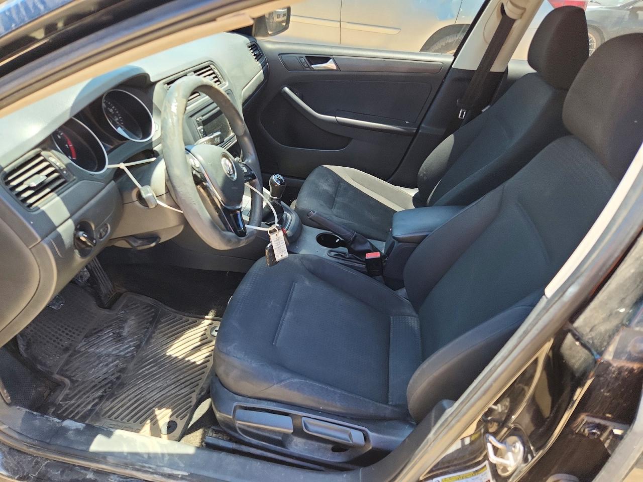 Volkswagen Jetta Base