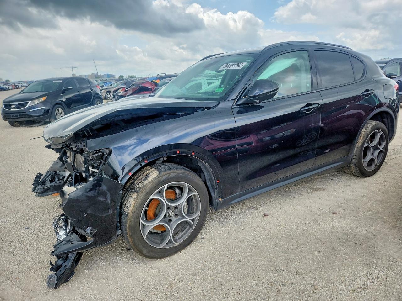 Salvage Alfa Romeo Stelvio Image