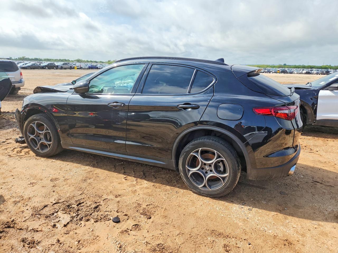 Alfa Romeo Stelvio Sport