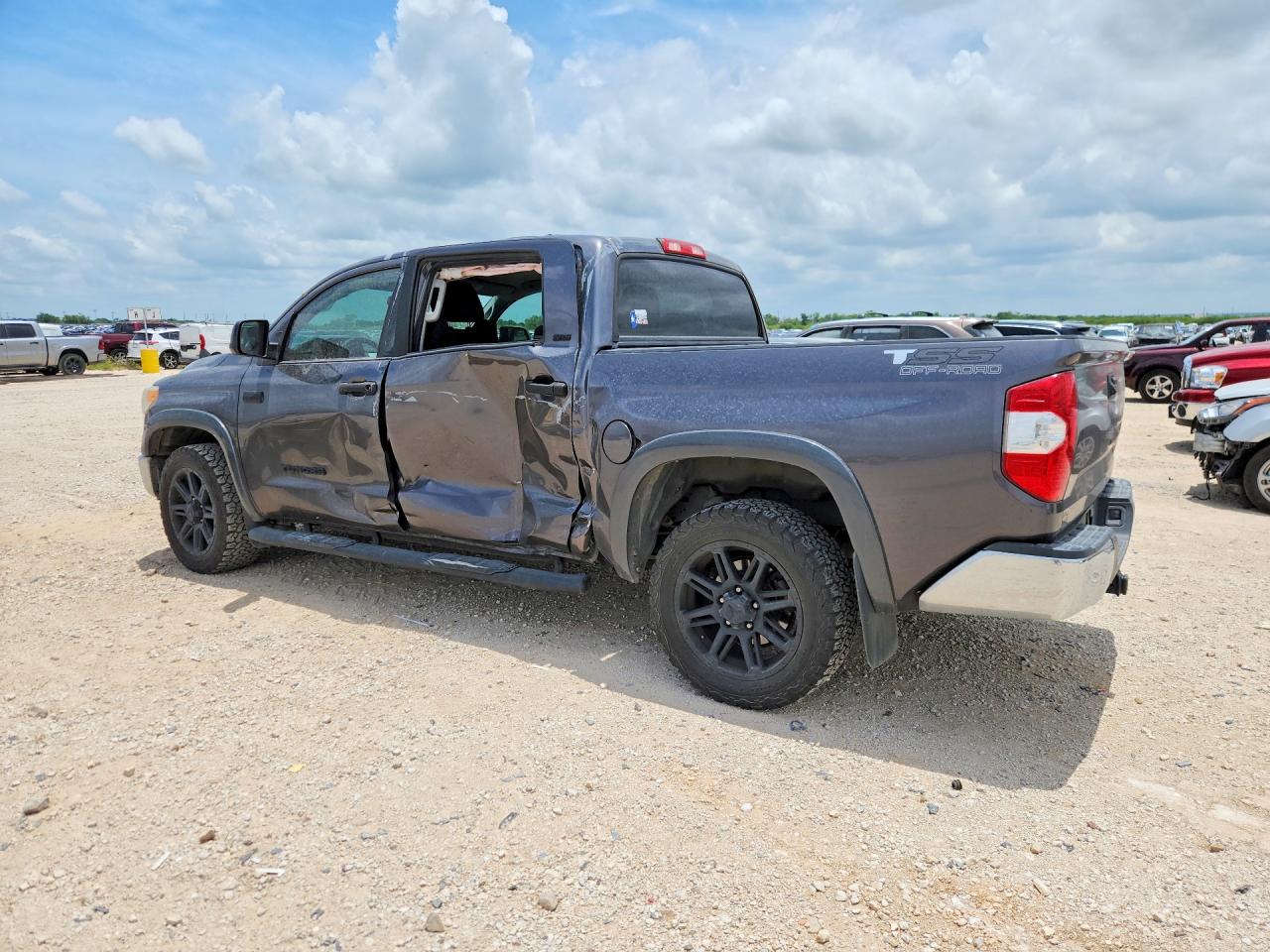 Toyota Tundra Crewmax Sr5