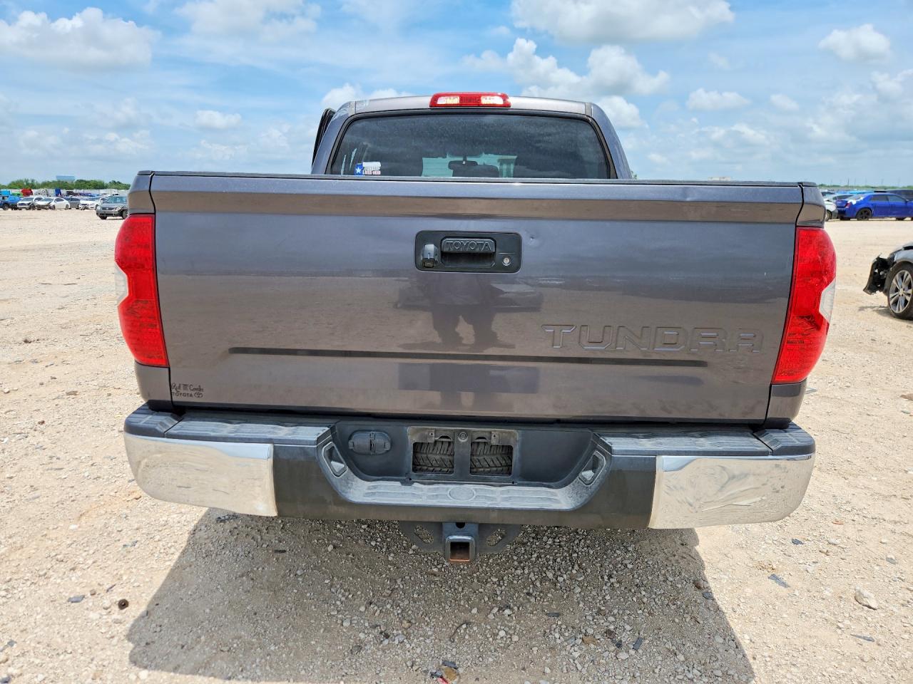 Toyota Tundra Crewmax Sr5