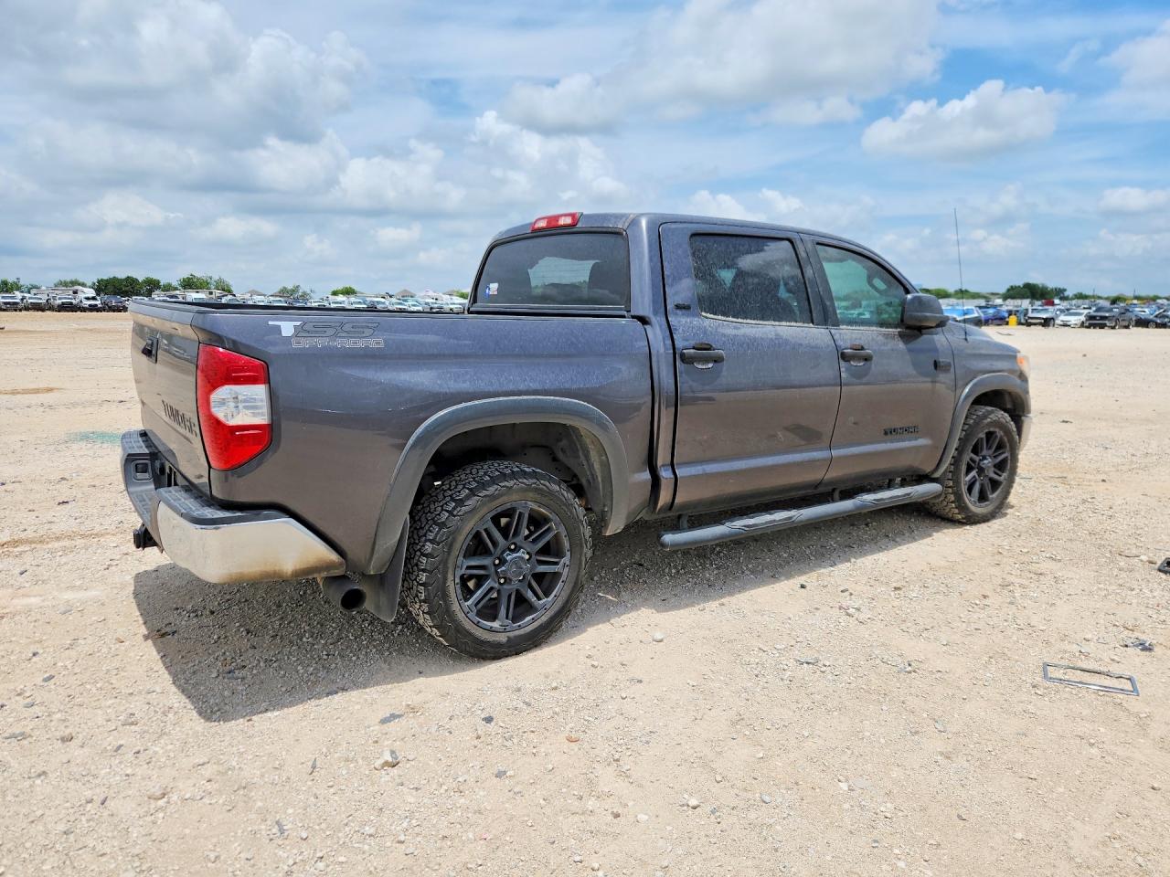Toyota Tundra Crewmax Sr5
